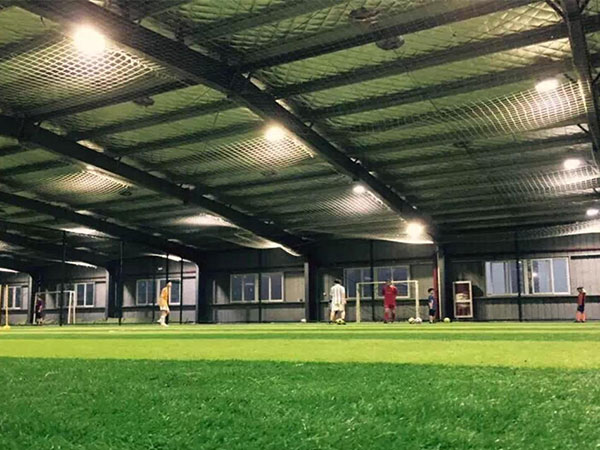 Campo de fútbol interior