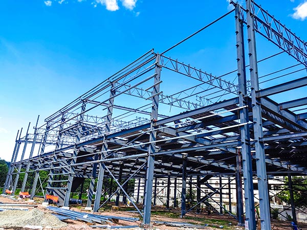 edificio de estructura de acero